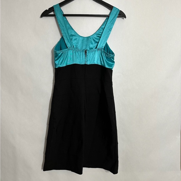 Trixxi Black & Teal Beaded Cocktail Party Halter Neck Dress Y2K Size 9 Juniors - Picture 3 of 6